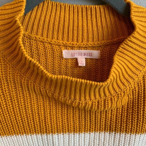 💝✨ Yellow knit cropped sweater ✨💝 - Picture 3 of 4